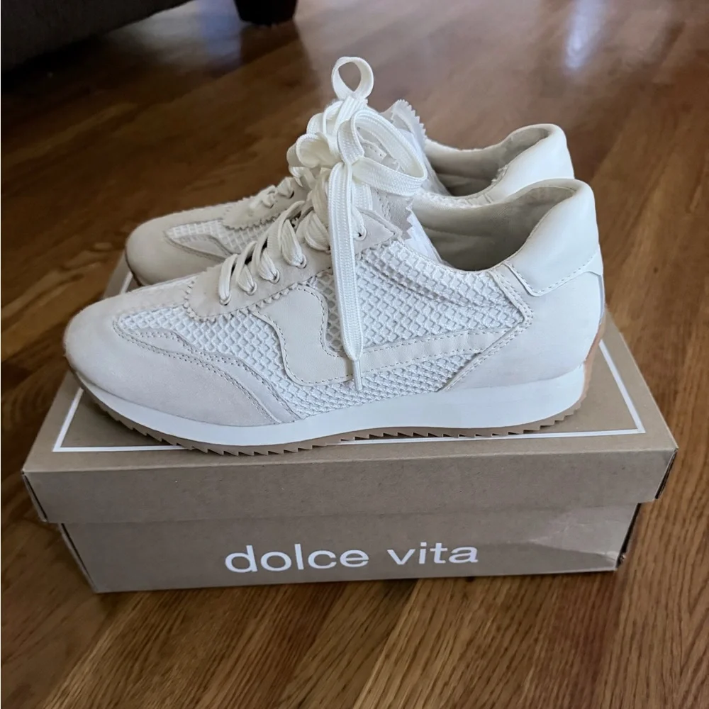 Dolce Vita Women's Off-White Textured Sneakers - Picture 1 of 4